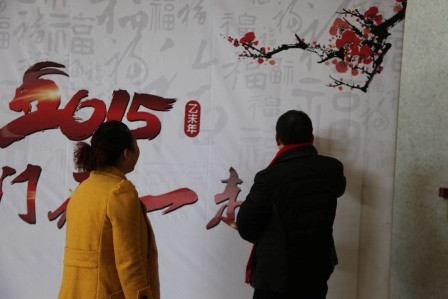 我們的工作人員專程從廠區(qū)趕到酒店，迎接遠(yuǎn)道而來的千川家人們。