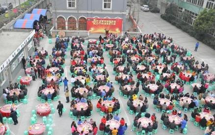 千川人正在吃團圓飯