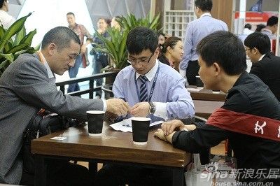 互換名片，增進(jìn)了解，醞釀未來商機(jī)