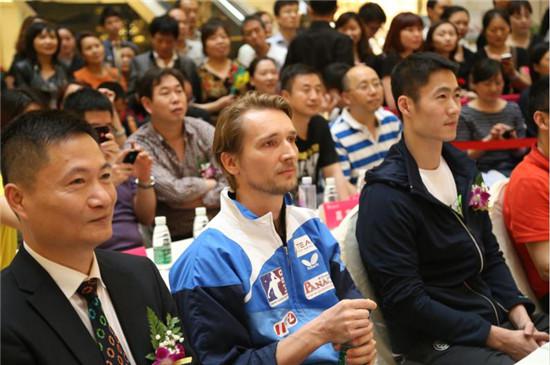 必美地板，王勵勤，施拉格，世界冠軍
