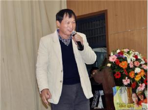不忘助學初衷，仇啟明親臨武大招募志愿者
