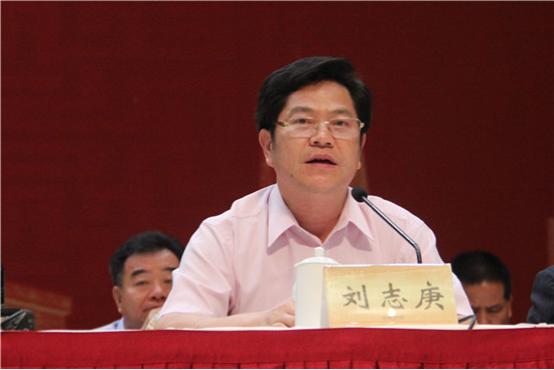   新明珠集團(tuán)連續(xù)8年榮獲"廣東省誠(chéng)信示范企業(yè)"
