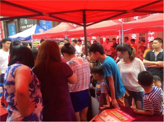   許昌安華瓷磚開業(yè)      安華日——引爆全民瘋搶熱潮