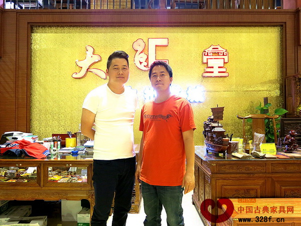 大匯堂總經理胡春騰（左）與胡春龍（右）合影