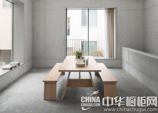 米蘭家具展展品——原始木紋餐桌