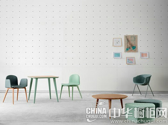 米蘭家具展展品——亮色凳椅