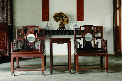 傳統中式家具:承襲了明清家具的經典造型規范與意境 傳統中式家具:承襲了明清家具的經典造型規范與意境