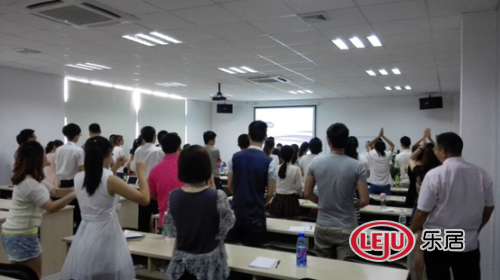 課堂上熱烈的氛圍 課堂上熱烈的氛圍