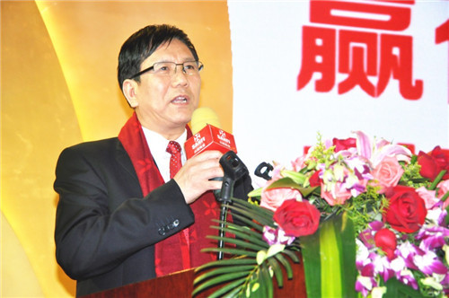 集團董事長陳雄載