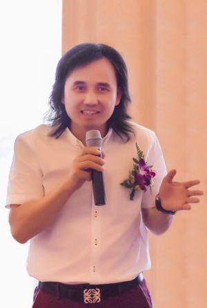 (工藝中國發起人黃小明大師) (工藝中國發起人黃小明大師)