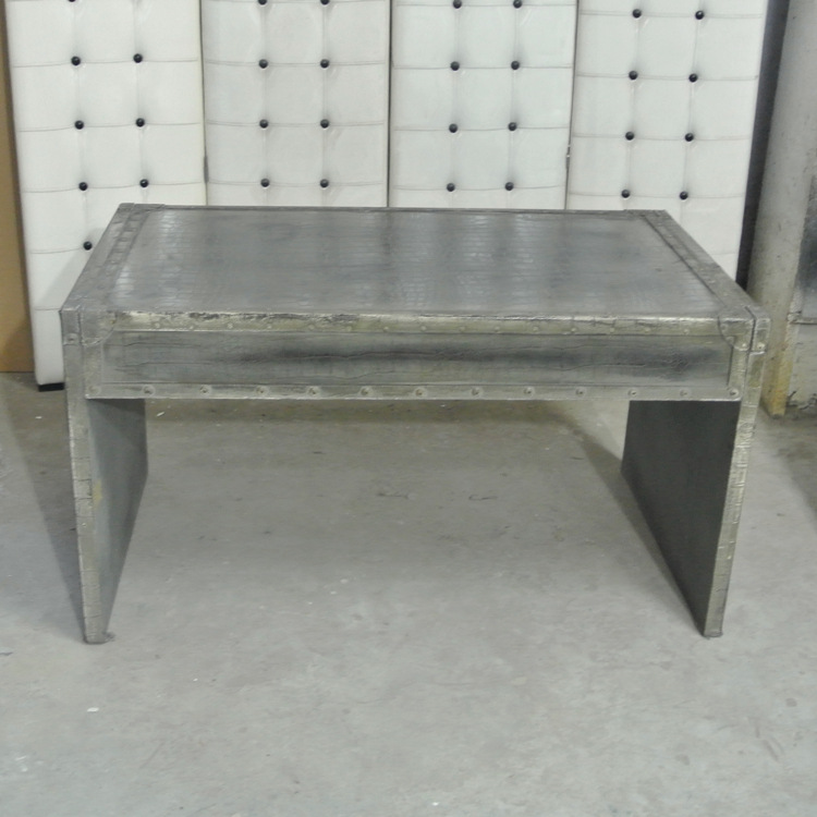 loft美式鄉(xiāng)村鐵藝創(chuàng)意個性復古外貿工業(yè)風實木家具帶輪子儲物桌子