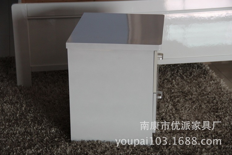 批發(fā)956#實(shí)木床 象牙白色實(shí)木床1.5 簡(jiǎn)約烤漆1.8米休閑雙人實(shí)木床