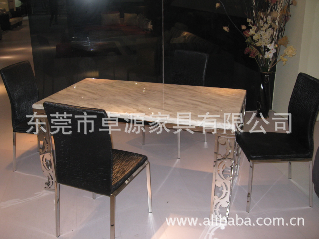 供應不銹鋼架家具、桌類、不銹鋼餐桌，大理石餐桌，ZY-B016