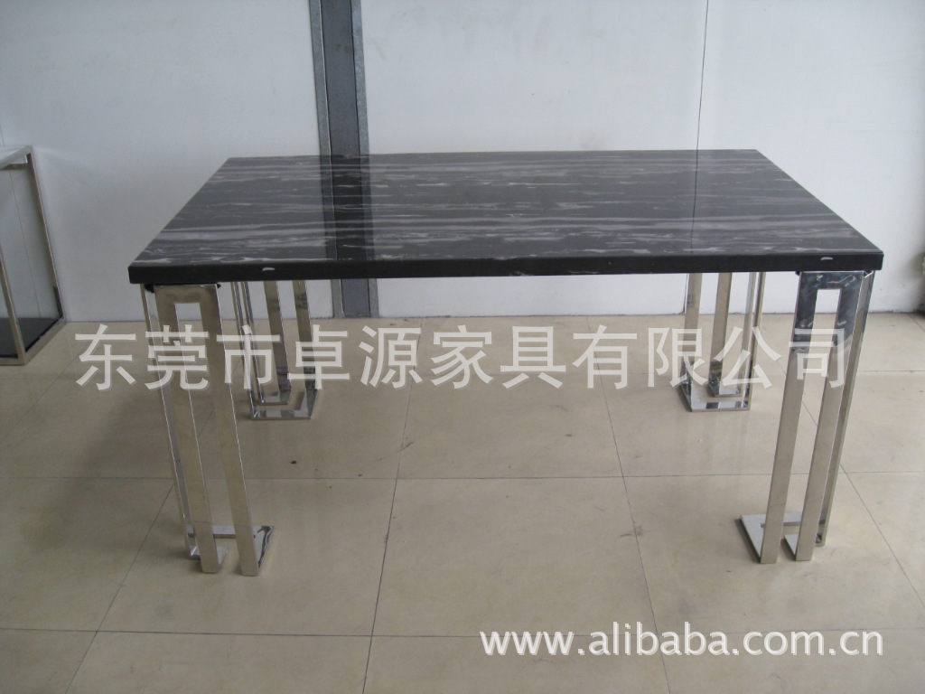 供應不銹鋼架家具、桌類、不銹鋼餐桌，大理石餐桌，ZY-B016